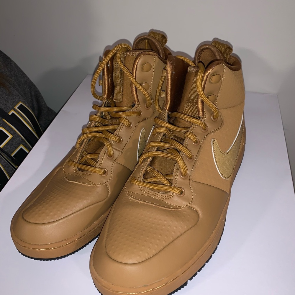 NIKE
Men's Ebernon Winter Mid Top Sneaker - Picture 3 of 5